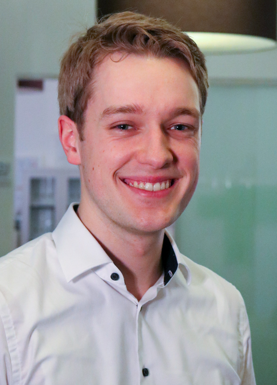 Florian Hoppe, Office Manager
